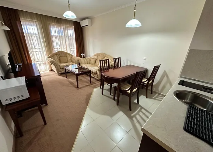 Great In Downtown Апартаменты Банско